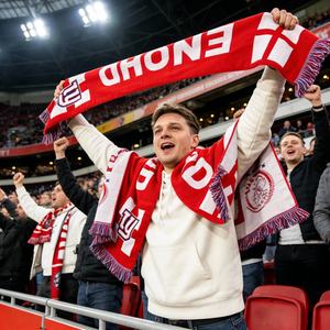 工場直販 長尺スカーフ 漫画柄 刺繍 カスタム 100% アクリル製 ワールドサッカークラブ応援スカーフ - Product Image 3