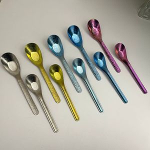 Juego de cucharas de titanio puro, cuerpo recto, textura martillada, color sólido, tazón profundo para uso doméstico y infantil - Product Image 1