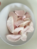 Dus Natuurlijke In Bulk Verpakte Gevriesdroogde Roze Perzik Plakjes Zoete En Knapperige Fruitchips Vacuüm Verpakt Gedroogd Fruit