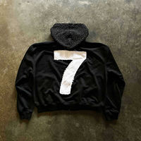 Sweat à capuche court noir personnalisé pour homme, style streetwear, avec appliqué à bords bruts, effet vieilli, délavé soleil et délavé à l'acide, vintage