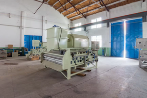 Filtre à bande concentré à tambour rotatif sous vide pour la déshydratation des boues - Product Image 6