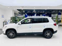 Voitures d'occasion à prix bas - Volkswagen Tiguan 300TSI 4WD Luxe 1.8T 160HP 6AT SUV 4x4 permanent - Ventes immédiates