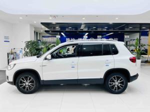 Voitures d'occasion à prix bas - Volkswagen <span class=keywords><strong>Tiguan</strong></span> 300TSI 4WD Luxe 1.8T 160HP 6AT SUV 4x4 permanent - Ventes immédiates - Product Image 4