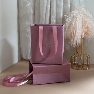 Sacs cadeaux en papier personnalisés avec poignée en ruban, sacs en papier de luxe roses pour le shopping avec votre propre logo - Product Image 5