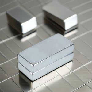 Bloc magnétique en néodyme de qualité N52 très fort et <span class=keywords><strong>puissant</strong></span> 50x30x10mm/50x25x10mm Taille pour le soudage, le découpage et le poinçonnage-Permanent - Product Image 5