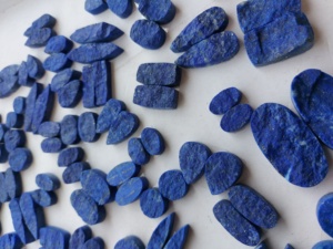 Cabujones de Lapislázuli Druzy, Geodas de Lapislázuli Azul Crudo en Formas Mixtas, Cabujones de Lapislázuli Azul Intenso, Cristales Crudos al por Mayor - Product Image 3