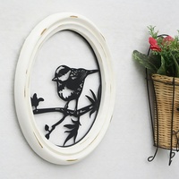 Plaque murale en métal avec arbre et oiseau suspendue Art mural rond décoratif d'intérieur Ferme rustique Cadre en bois Décoration murale en métal Fournitures