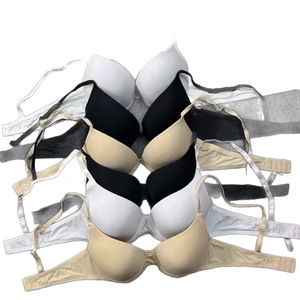 Liquidación de Sujetadores Deportivos Transpirables de Estilos Variados, Tono de Piel Blanco y Negro, Estilo Europeo Americano, Marca Love, Surtido Mixto - Product Image 5