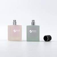 Échantillon gratuit, vente en gros, flacon de parfum en verre carré personnalisé de 30 ml et 50 ml, vaporisateur fin, vaporisateur de parfum, emballage de parfum avec boîte