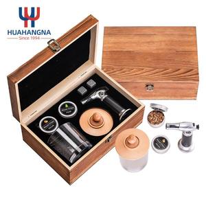 Kit de Ahumador de Whisky con Logotipo Personalizado, Antorcha y Vaso en Caja de Madera, Set de Coctelería para Vendedores Minoristas - Product Image 1