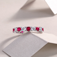 Zierlicher Laborgezüchteter Rubin Moissanit Eternity Ring S925 Sterling Silber 18K Vergoldet Abwechselndes Stapelband Feiner Ring