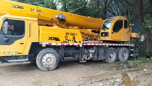 Grúa Camión Usada QY25K5-1 de 25 Toneladas, Año 2011, con Motor y Bomba, 8 Velocidades, Pluma Auxiliar de 5 Secciones, Longitud de Pluma de 39.5 Metros - Product Image 6