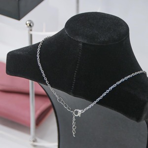 Expositor de Collares de Terciopelo Negro, Soporte Organizador de Joyas para el Hogar o Tienda - Product Image 3