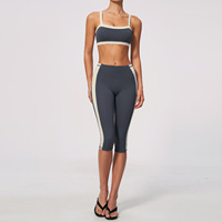 Ensemble de sport pour femme Lcool, soutien-gorge à fines bretelles, ensemble de yoga 2 pièces color block, leggings courts taille haute, vêtements de sport pour la gym et le fitness
