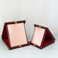 Plaque de certificat en bois rouge vierge avec plaque dorée, argentée, bronze ou noire MH-FJ0126