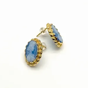 Boucles d'oreilles en argent sterling de style vintage français Tête de <span class=keywords><strong>camée</strong></span> sculptée élégante avec émail pour mariage ou fête - Product Image 1