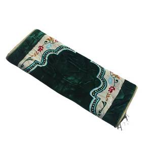Alfombra de oración islámica tradicional plegable con una superficie suave, duradera y lavable, adecuada para el hogar, viajes y uso diario. - Product Image 2