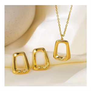 Collier et boucles d'oreilles géométriques carrés évidés en or 18 carats, style INS français tendance - Product Image 5