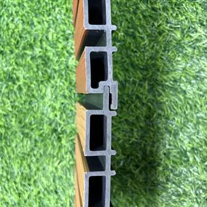 Panneaux muraux extérieurs en WPC rainurés imperméables <span class=keywords><strong>de</strong></span> haute qualité, revêtement moderne pour entrepôts, hôtels, gymnases, villas, jardins, clôtures extérieures - Product Image 4