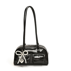 Sac à bandoulière en cuir PU style vintage avec nœud perlé et pendentif, idéal pour la mode féminine estivale 2025 - Product Image 6