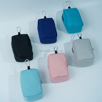 Accessoire polyvalent de promenade pour chien: pochette distributrice de sacs à crottes et sac à friandises, mains libres avec clip de ceinture, Oxford durable pour une utilisation en extérieur