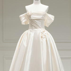 Marfil satén sin tirantes <span class=keywords><strong>una</strong></span> línea vestido de novia manga casquillo con flor vestido de novia RL291 - Product Image 2