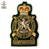 Écusson de blazer OEM personnalisé, brodé à la main, à coudre, en feutre 3D, durable, avec fils dorés et blancs, motif bouillon, pour officier de recrutement