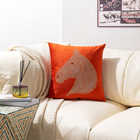 Meilleure vente Housse de coussin en cristal strass scintillant avec motif de cheval personnalisé Coussins pour la décoration de la maison Housse de coussin de luxe