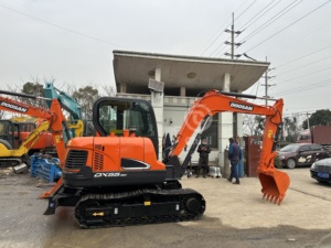 Excavateur sur chenilles Doosan DX55 d'occasion 5.5 tonnes Stabilité hydraulique Faible consommation d'énergie Meilleure vente avec moteur de pompe moteur - Product Image 4