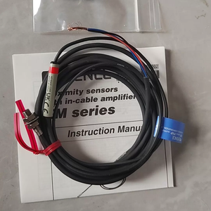 KEYENCE EM-005P Built in Amplifier, <b>Small</b> Proximity Sensor EM Series, Body Cover Type M5 PNP EM 005P - Product Image 5