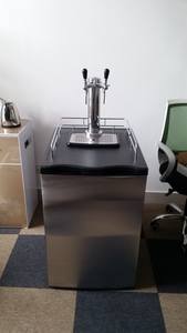 Enfriador de Cerveza con Dos Grifos y Ruedas / Enfriador de Cerveza / Dispensador de Cerveza - Product Image 4