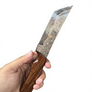 Couteau en acier Damas forgé à la main avec manche en bois, personnalisable, pour la chasse, le camping et la survie - Product Image 3
