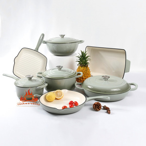 Ensemble de 11 pièces de batterie de cuisine en fonte émaillée, comprenant faitout, casseroles, marmites à soupe et faitouts - Product Image 6