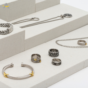 Exhibidores <span class=keywords><strong>de</strong></span> Joyería Auralux <span class=keywords><strong>de</strong></span> Lino Blanco en Varios Tamaños, Soportes para Exhibir Collares, Pendientes, Anillos, <span class=keywords><strong>Relojes</strong></span> y Pulseras - Product Image 4