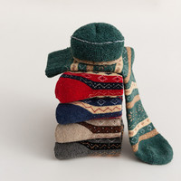 Chaussettes d'automne pour femmes en gros, de haute qualité, confortables, chaudes, thermiques, style nordique rétro, en coton doux, antidérapantes
