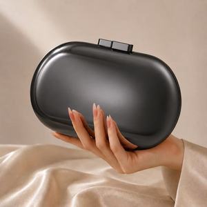 Sac de soirée de luxe personnalisé en métal doré, pochette ovale solide avec rabat, élégant sac à main pour soirée - Product Image 3