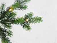 Sapin de Noël artificiel complet avec lumières, sapin d'épinette vert réaliste pré-éclairé avec base métallique pliable pour la décoration du salon