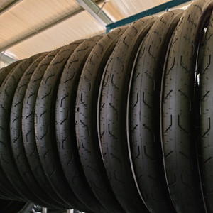 High Quality CHILIDA Bike <strong>Tires</strong> 20*1.75 22*1.75 24*1.75 26*1.75 <strong>700x35c</strong> CHILIDA <strong>Tires</strong> for Mountain Bike City Bike - Product Image 4