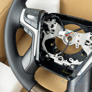 Volant en bois personnalisé à plusieurs boutons pour <span class=keywords><strong>Toyota</strong></span> <span class=keywords><strong>Land</strong></span> <span class=keywords><strong>Cruiser</strong></span> LC200 79 80 100 300 250 <span class=keywords><strong>76</strong></span> Series Prado 150 120 Corolla Fortuner - Product Image 4