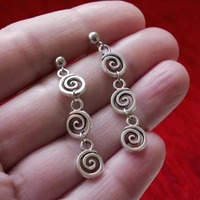 Boucles d'oreilles pendantes spirales vintage couleur argent pour femme, bijoux fantaisie en métal, longues, rondes, géométriques, avec pompons