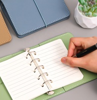 Libreta de Anillas A7 Personalizada de Alta Calidad en Cuero PU, Diario Portátil Mini de Bolsillo con Hojas Sueltas y Cuerda Elástica