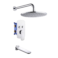 Ensemble de douche mural en laiton chromé pour salle de bain d'hôtel de luxe moderne, mitigeur de douche pluie à poignée unique avec noyau de valve en céramique, doux