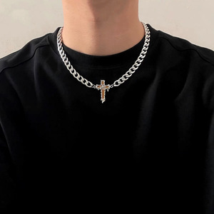 Ins verre miroir croix collier hommes diamant mignon sens avancé de niche hip-hop haute rue mode lien chaîne tendance - Product Image 1