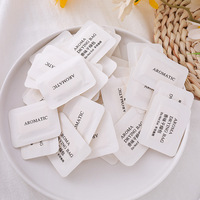 Solution de rangement écologique pour les vêtements de saison, comme les couettes en duvet et les vêtements en laine, prévient la moisissure avec un parfum naturel
