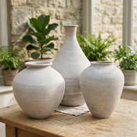 Grand vase de sol vintage en argile/fer pour décoration de jardin extérieur, pot de fleurs texturé antique pour centre de table de mariage ou de maison