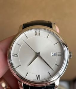 Montres à cadran blanc de haute qualité, tendance et à la mode, conçues par des designers, très vendues - Product Image 1