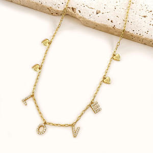 Collar fino de moda con dijes de corazón y letras personalizadas al por mayor para mujer - Product Image 4