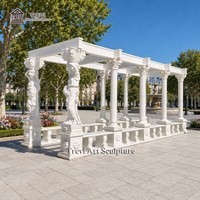 Klassische Weiße Marmor-Pergola mit Caryatid-Säulen, Offenes Balkendach, Garten-Laufweg, Außendekoration, Maßanfertigung OEM