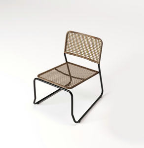 [BeNK] Juego de 3 piezas para balcón de mimbre, compuesto por dos sillas individuales de ratán PE y una mesa de centro de acero con recubrimiento en polvo y madera de acacia. - Product Image 3