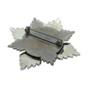 Épingle en émail artisanale en métal vierge Insigne Épingles en émail personnalisées graver un insigne en métal - Product Image 4